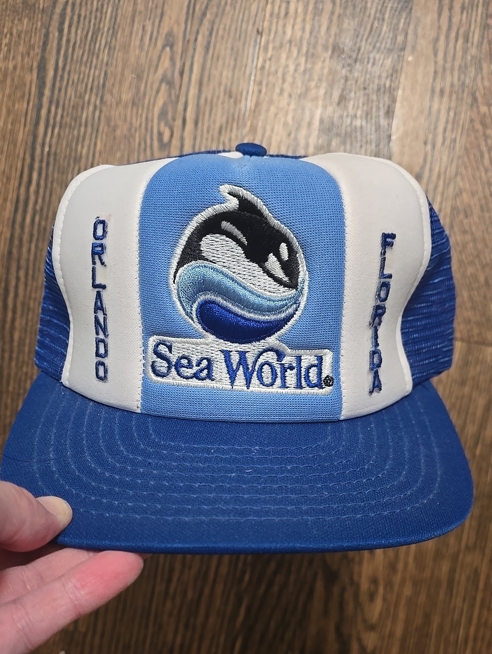 Vintage Embroirdered Blue Sea World Hat Paneled Trucker Cap Snapback
